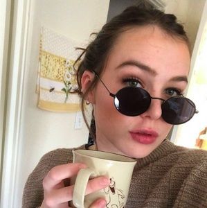 Meet your Posher, Hailey